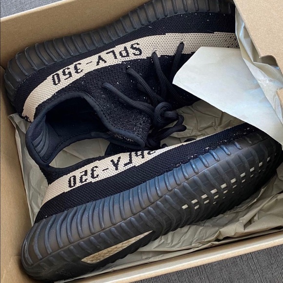 Yeezy Boost 350 V2 - Picture 1 of 8